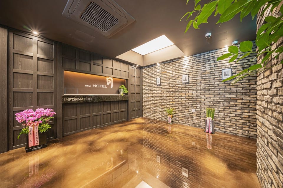 Suwon Yeongtong Wol Hotel in Gyeonggi-do