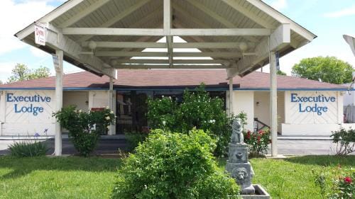 Executive Lodge Motel in Maryville