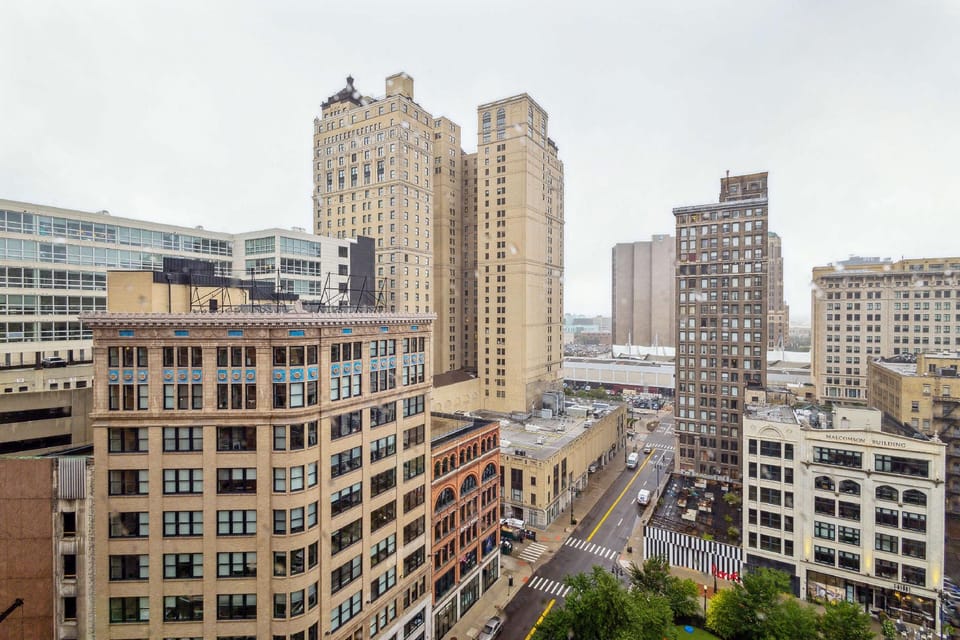 Modern Downtown Apartment Hotel in Windsor