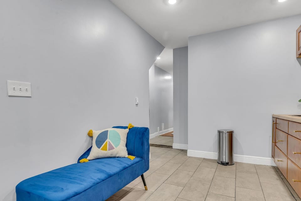 Patio Paradise Central City 2BR Philly Hotel in Philadelphia