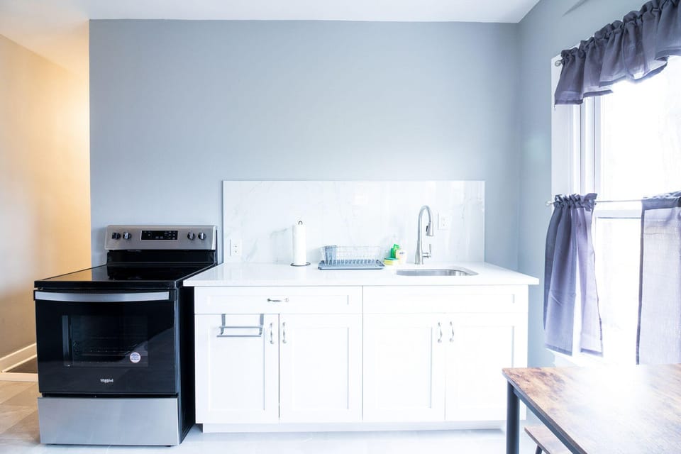 Cozy 1 bedroom Apartment Sleeps 4 Hotel in Niagara Falls