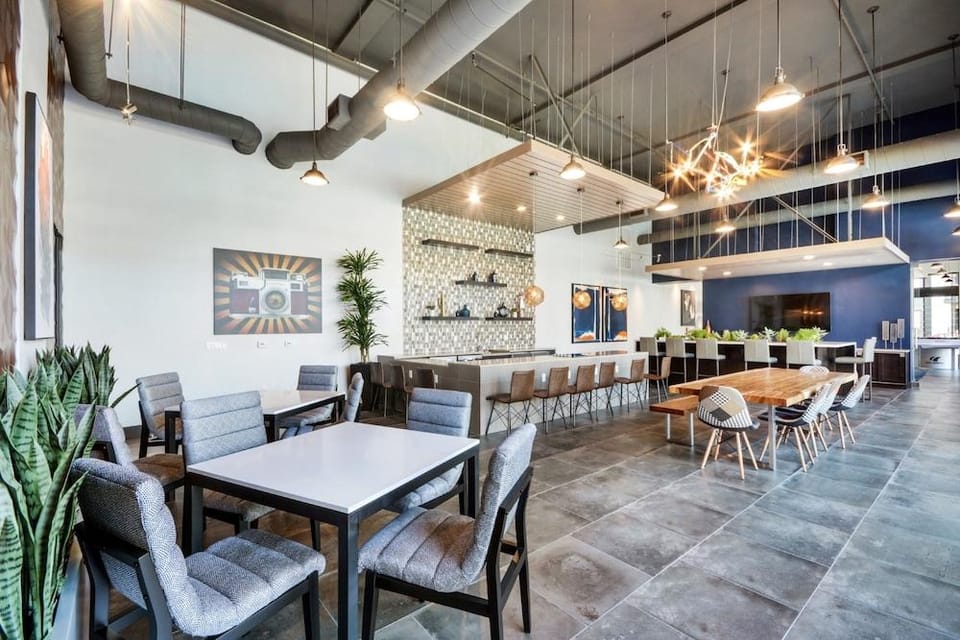 Bluebird Suites near Facebook HQ Hotel in Menlo Park