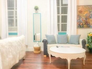 Casa Bonita Apartments Hotel in Long Beach