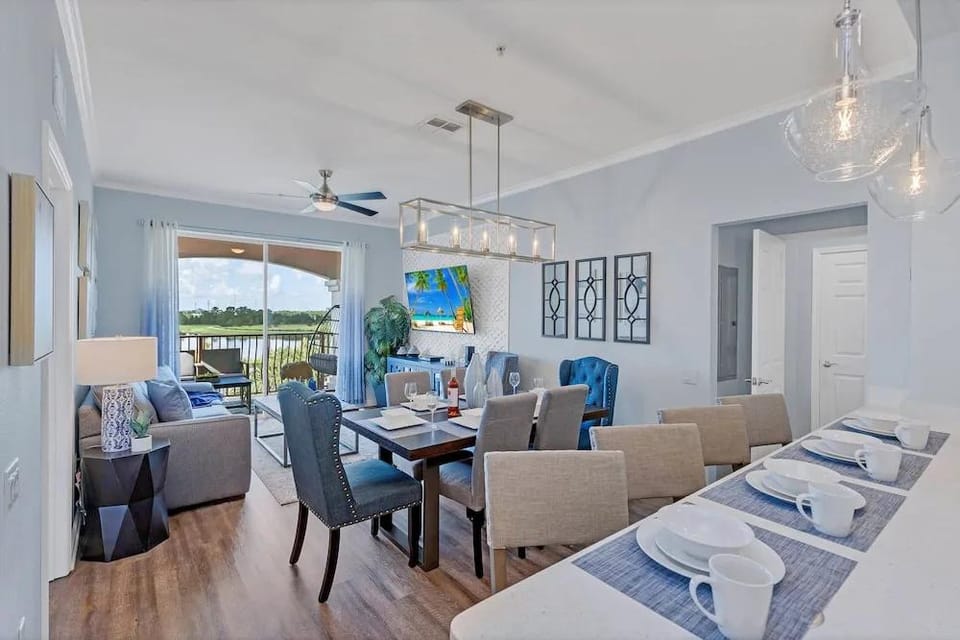 Condo w/ Prime View of Lake, Pool & Fireworks! Hotel in Highlands Reserve
