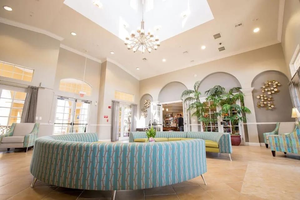 Condo w/ Prime View of Lake, Pool & Fireworks! Hotel in Highlands Reserve