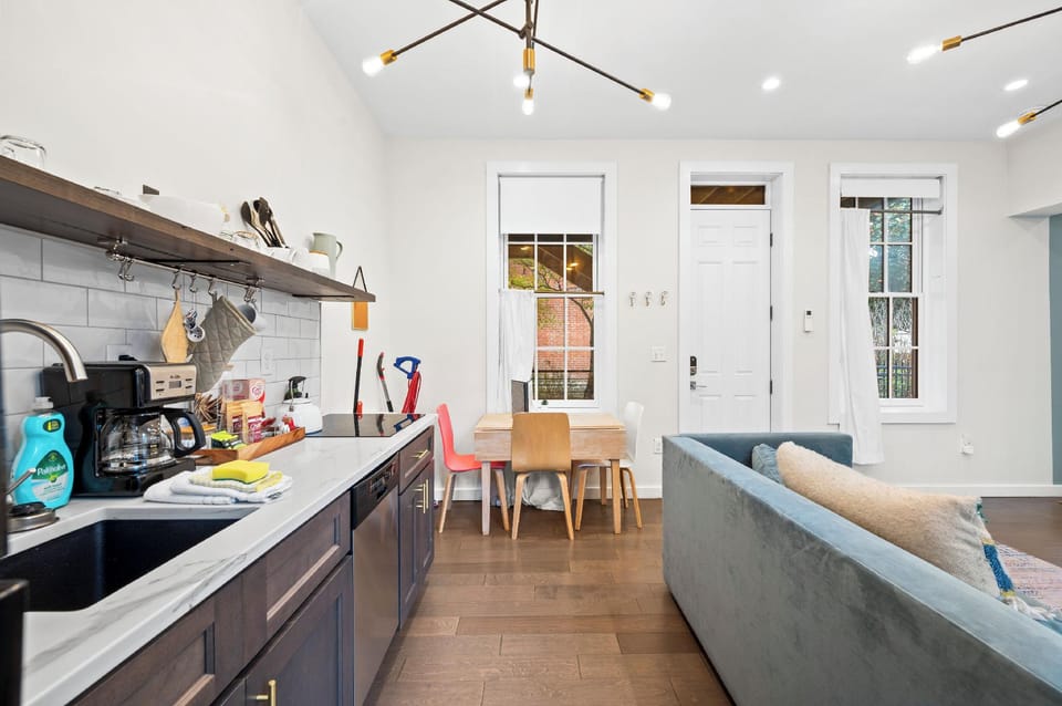 Baldwin Flats Hotel in Licking Riverside