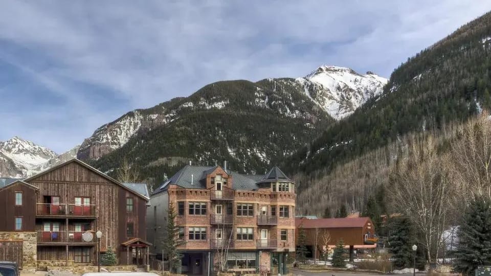 Ore Station 2 by Avantstay Modern Oasis in the Heart of Telluride w/ Hot Tub Hotel in Telluride