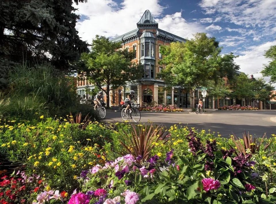 Cozy Victorian Cottage in the Heart of Old Town! Hotel in Fort Collins