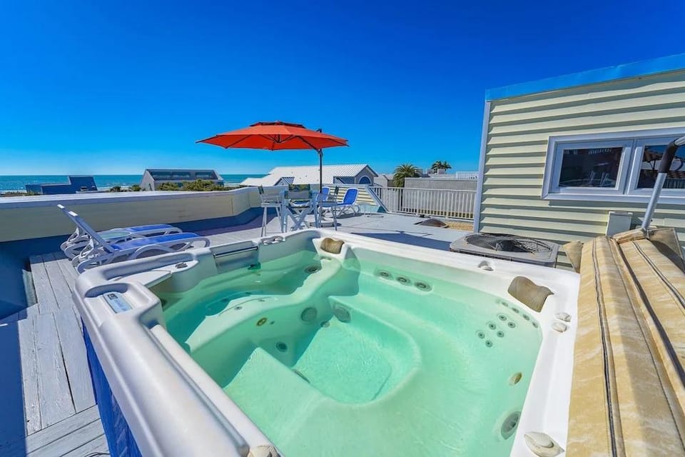Coastal Surfside by Beachside Management Hotel in Siesta Beach