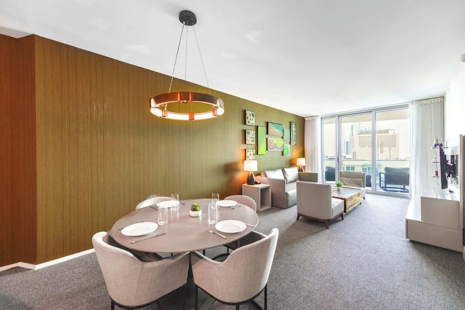 Luxury Beachfront Condos in Hollywood Hotel in Hollywood Beach