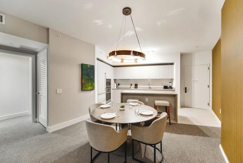 Luxury Beachfront Condos in Hollywood Hotel in Hollywood Beach
