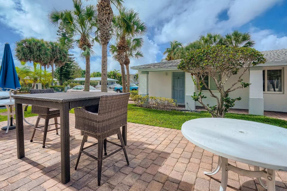Singer Island Inn Hotel in Riviera Beach
