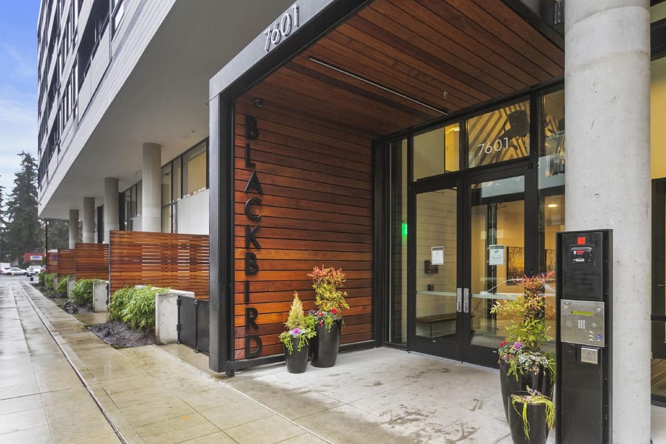 Urban Loft in Redmond Core Hotel in Redmond