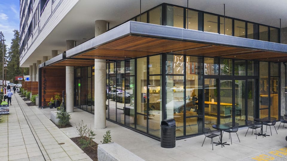 Open Loft in Redmond Core - 92 Walkscore Hotel in Redmond