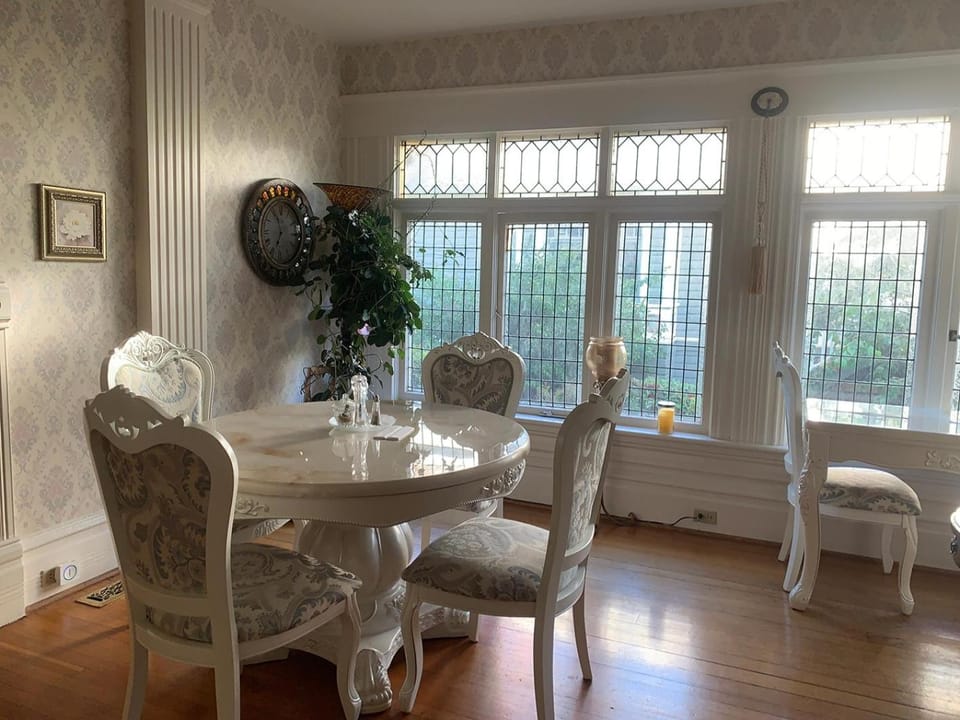 Haterleigh Heritage Inn Hotel in Victoria