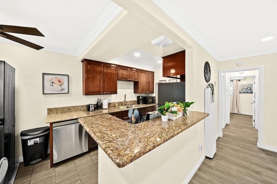 Vibrant&Refreshing 12 min to Downtown LA Hotel in Alhambra