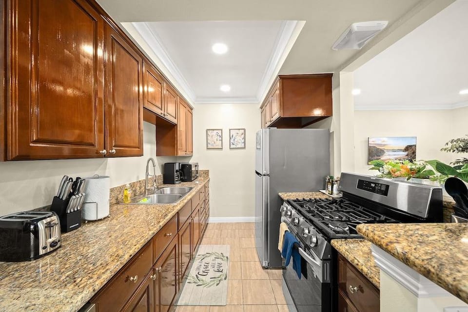 Vibrant&Refreshing 12 min to Downtown LA Hotel in Alhambra