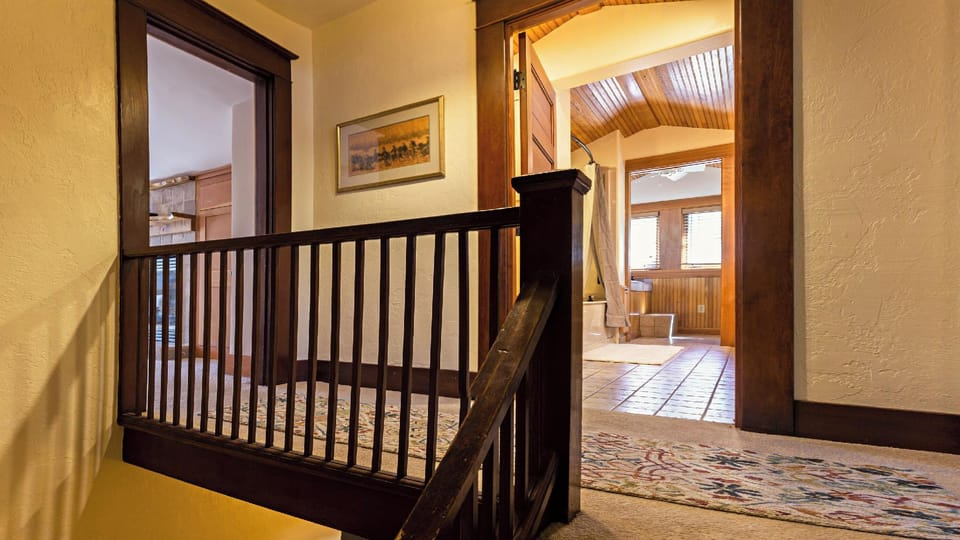 A Cowslip's Belle Inn Hotel in Ashland