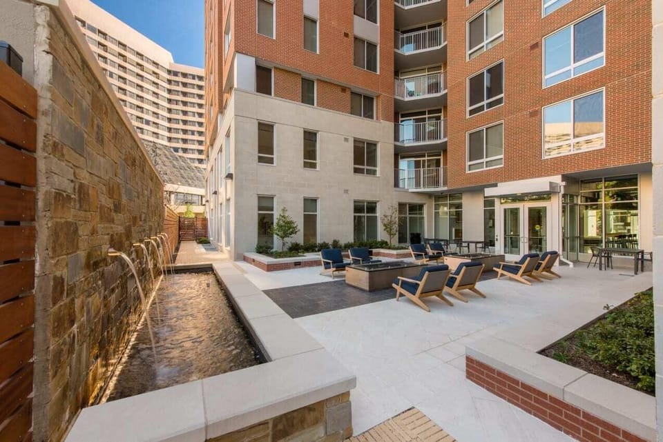 DC Getaway Comfort Apartments Hotel in Crystal City