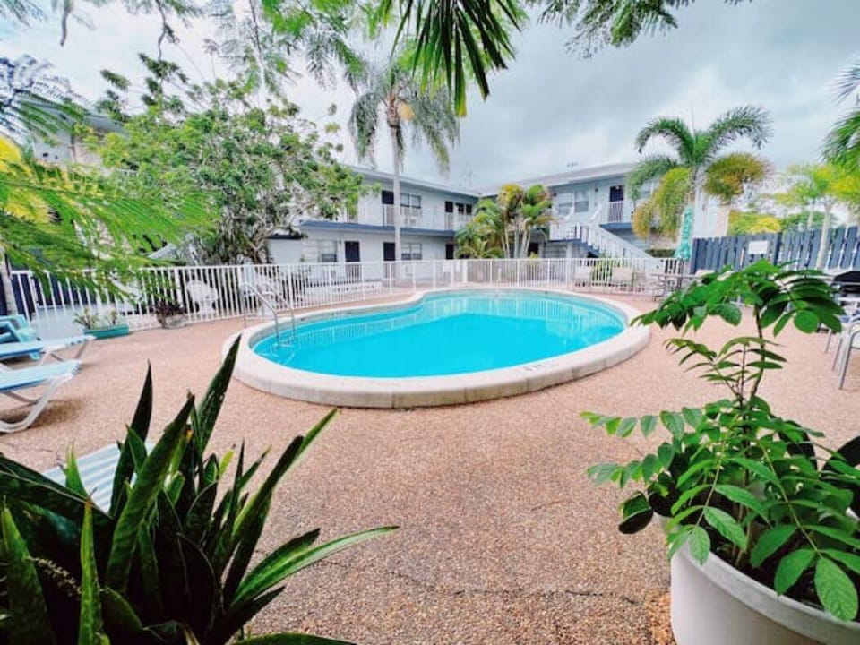 Holiday Park by Lowkl Hotel in Fort Lauderdale