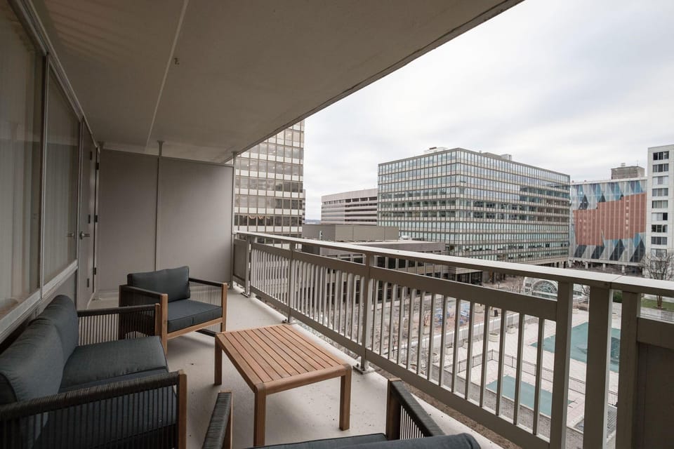 Bright Comfort in DC Apts Hotel in Crystal City