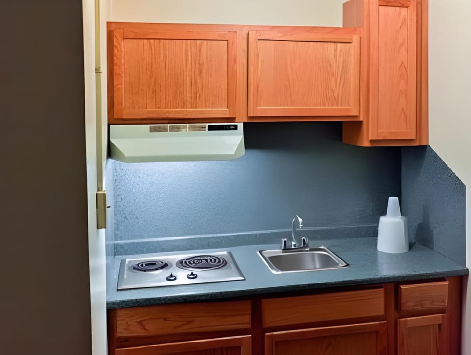 Budget Inn and Suites Hotel in Mount Ephraim