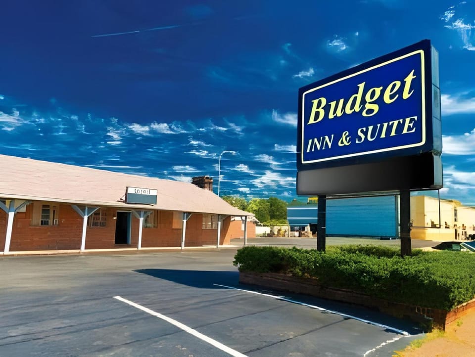 Budget Inn and Suites Hotel in Mount Ephraim