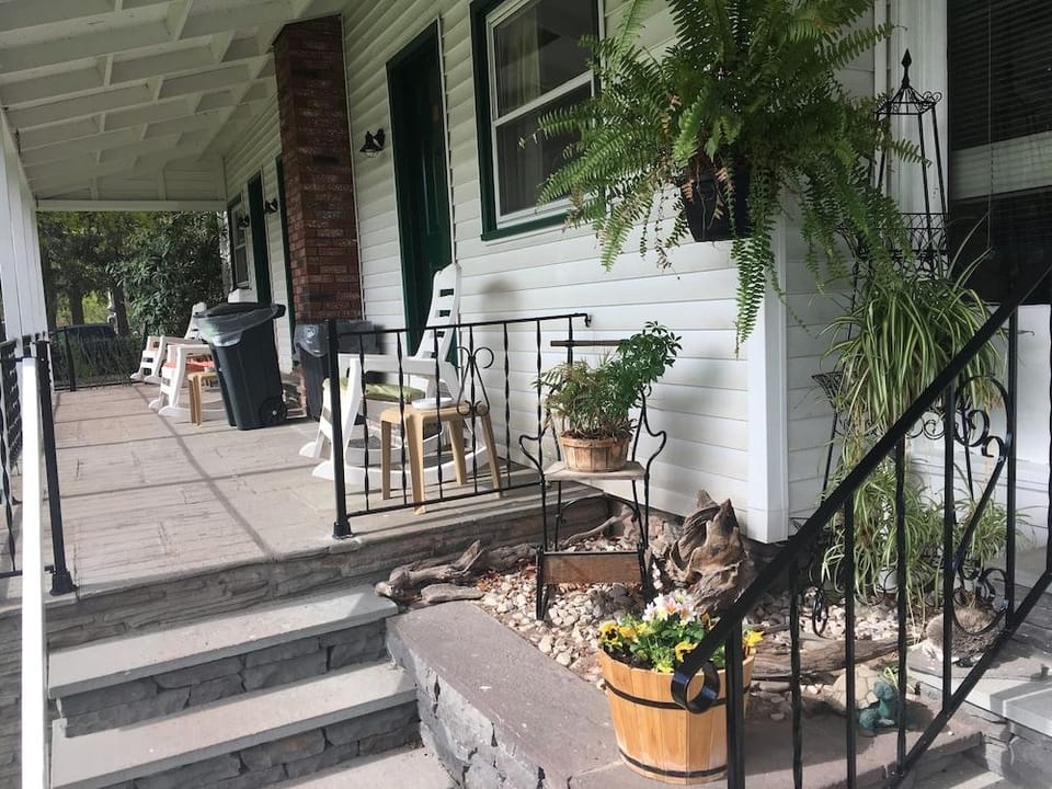 The Colonial Motel Hotel in Hudson Valley
