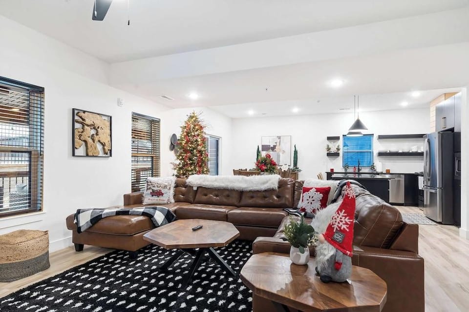 Rocky Shores Retreat - Indoor Pool Open Hotel in Ridgedale