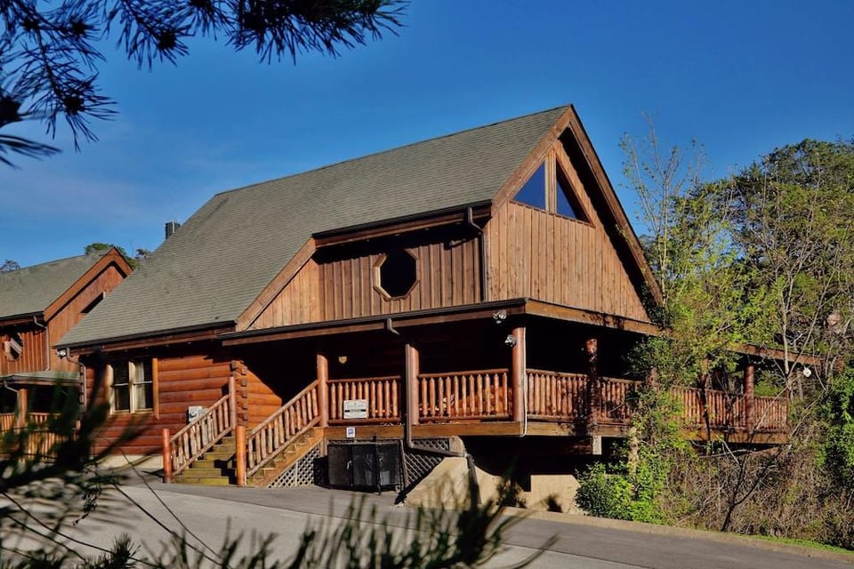 Amazing Grace - Two Bedroom Cabin Hotel in Pigeon Forge