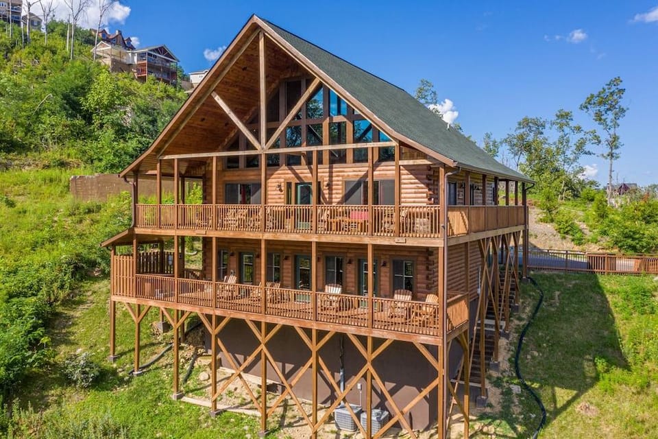 A+ Amazing Views Hotel in Gatlinburg