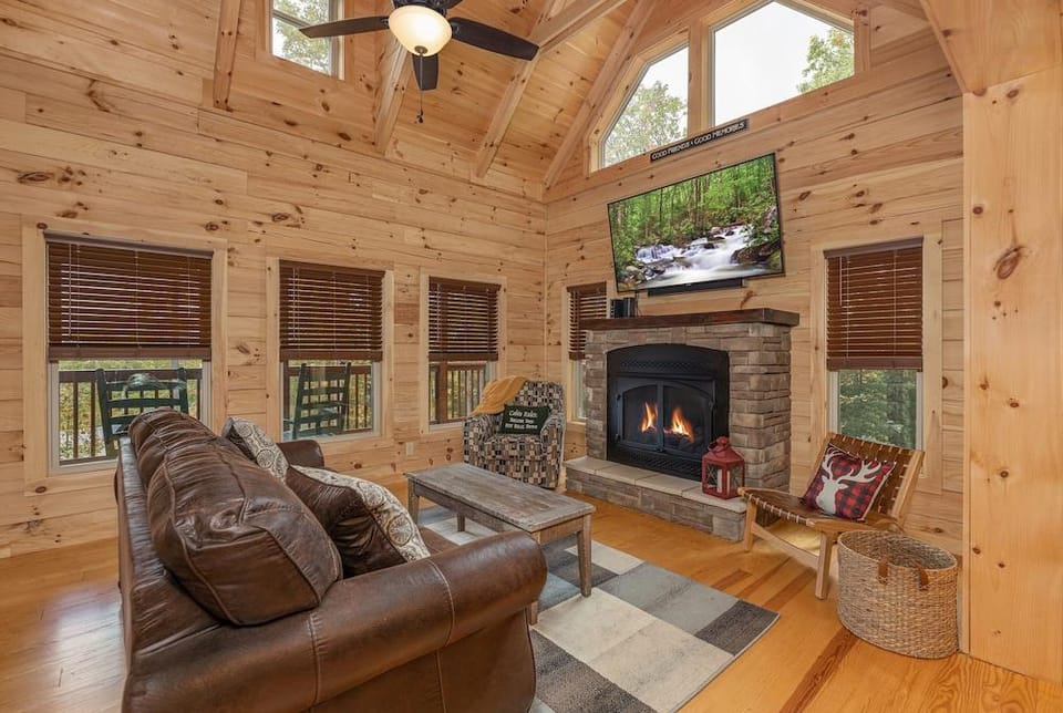 Smoky Retreat Hotel in Gatlinburg
