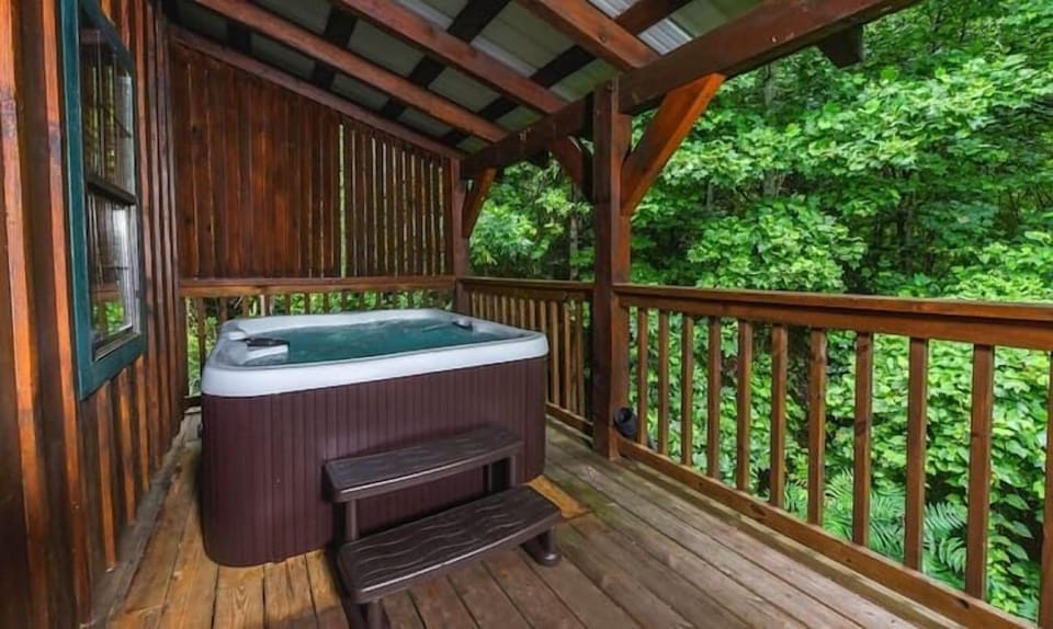 Moonshine Holler Hotel in Sevier County