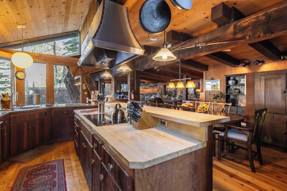 Mt. Jola by Avantstay A 5-minute Walk Away to Palisades and Lifts Hotel in Palisades Tahoe (Olympic Valley)