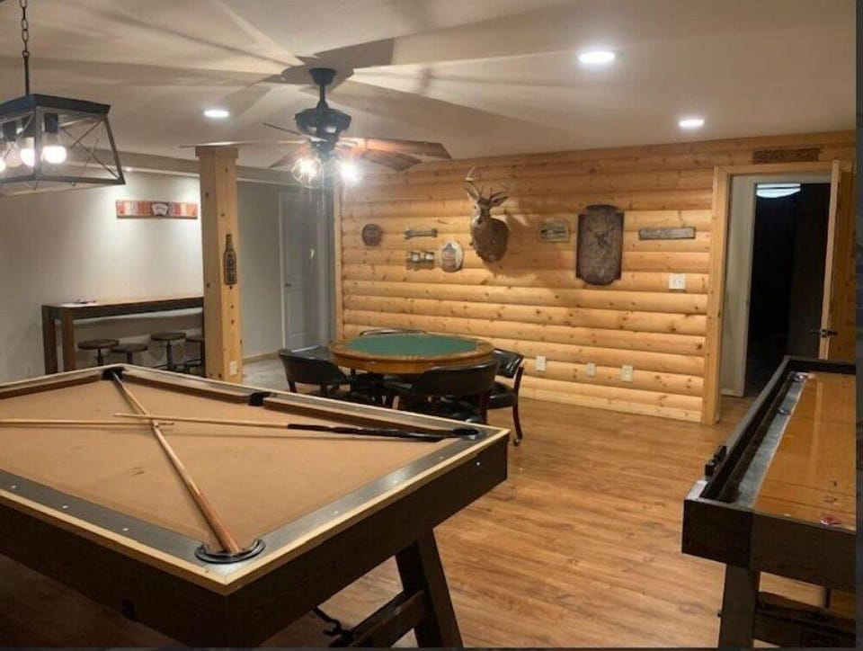 Smoky's Bliss Hotel in Sevier County