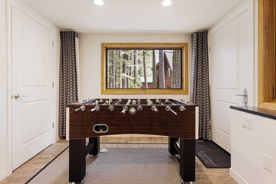 Tamarack by Avantstay Remodeled Chamberlands! Full Beach / Pool Access! Hotel in Homewood