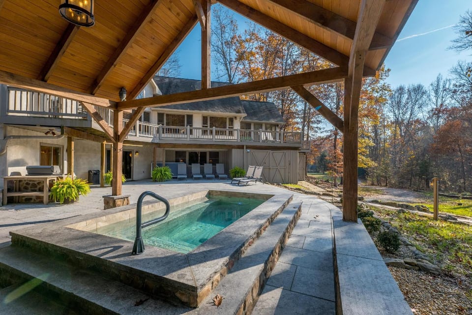 Cherry Ridge Retreat Hotel in Ohio