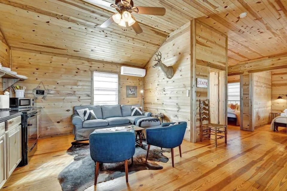 Rockyridge Cabin-hill Country Views-20 min to Fred Hotel in Rio Grande