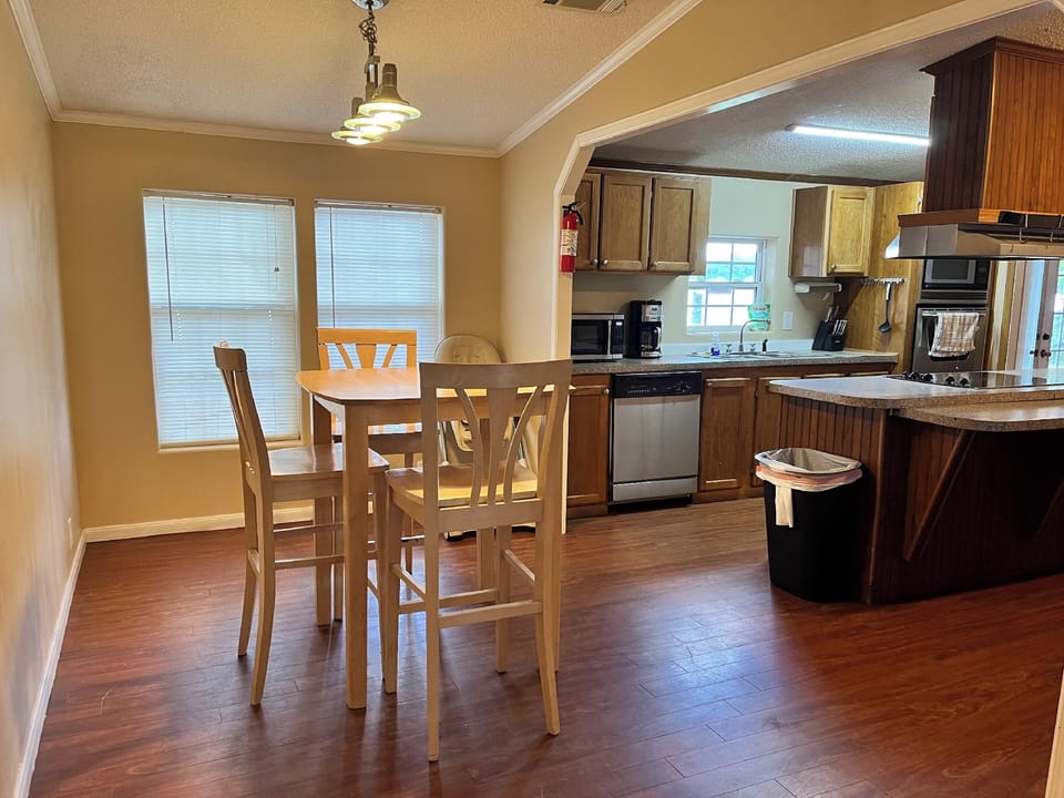 1075 Marina Dr Hotel in Lake Livingston