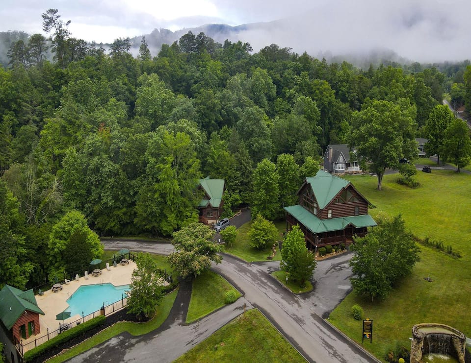 Splashin and Relaxin Hotel in Sevier County