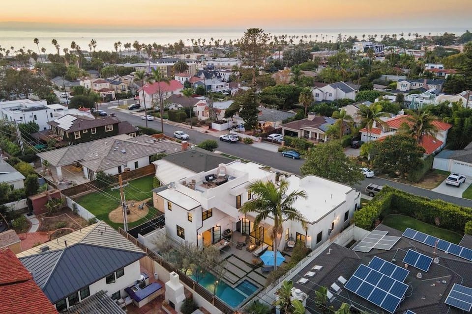 Vista Del Mar by Avantstay Stunning Spanish Inspired Home w/ Pool, Hot Tub & Rooftop Patio Hotel in La Jolla