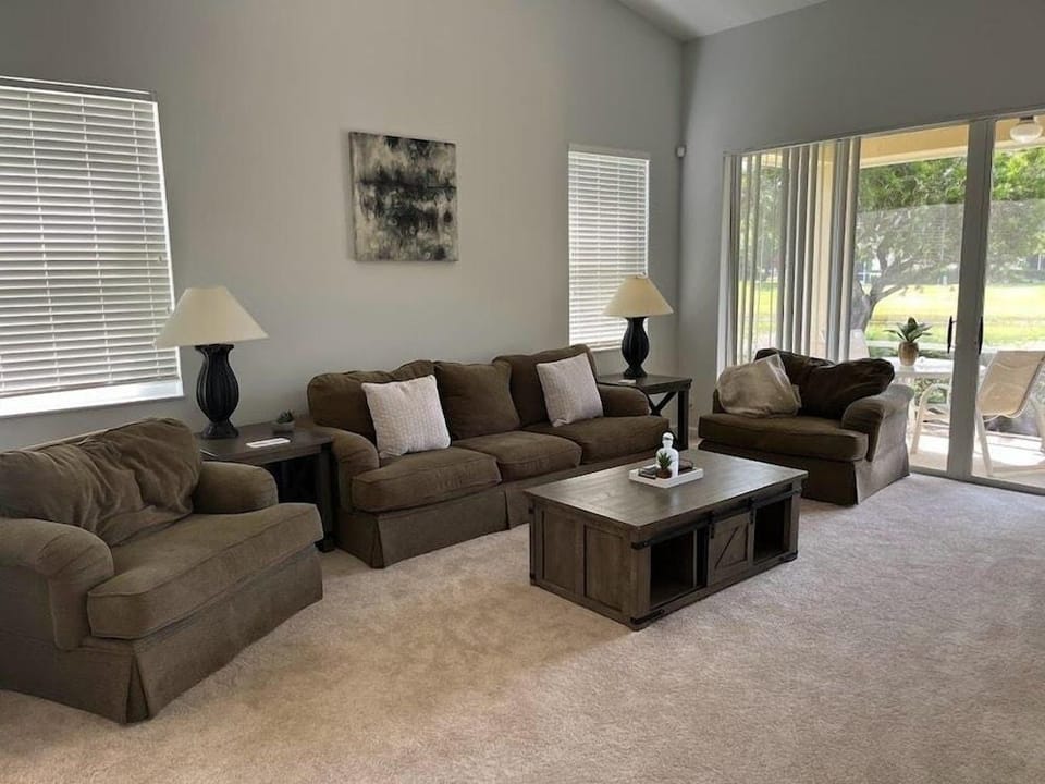 Right Direction Rentals Hotel in Port Saint Lucie