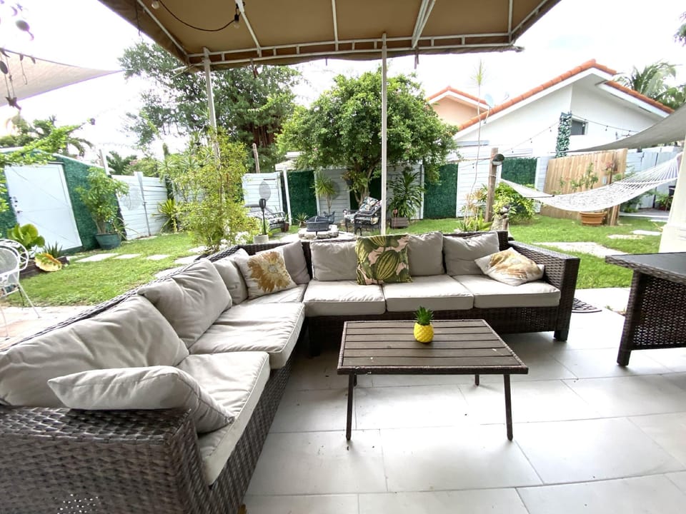 The Sun Gardens Villa Hotel in Ojus