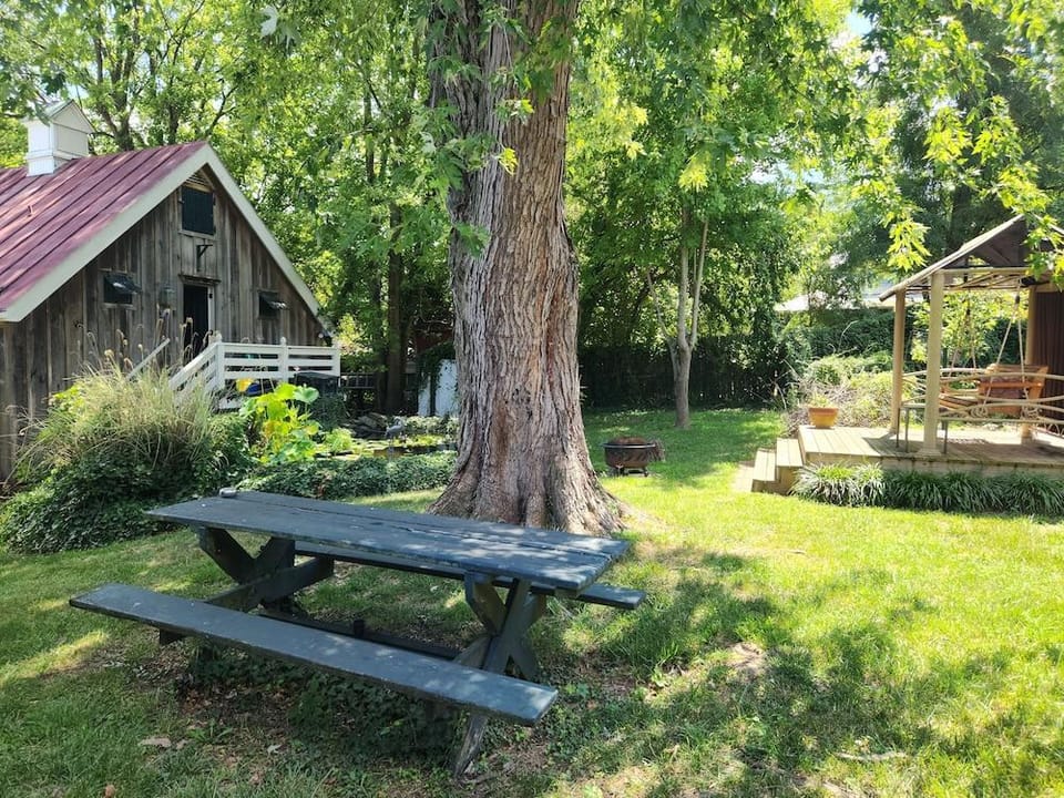 Lily Garden Bed and Breakfast Hotel in Harpers Ferry