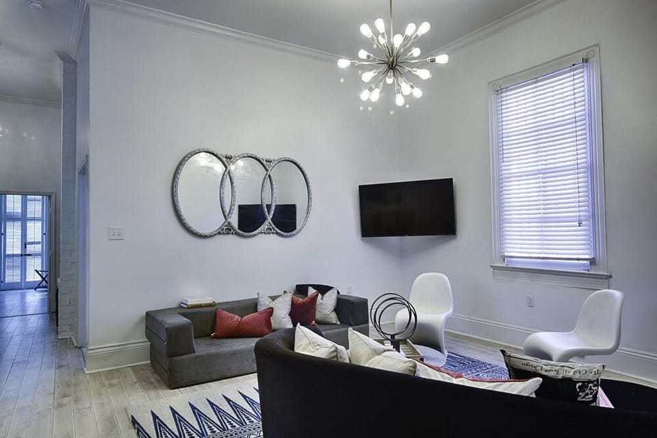 Best Location 7BR Next to FR Quarter! By YouRent Hotel in Faubourg Marigny