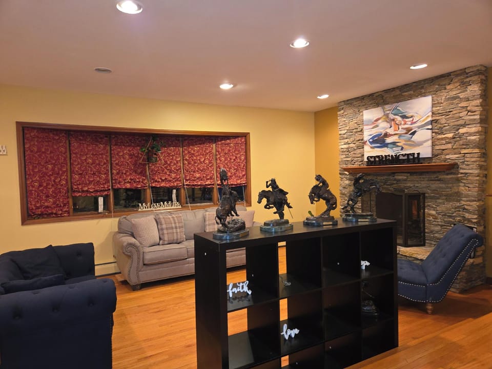 Jay's Ranch Hotel in Connecticut