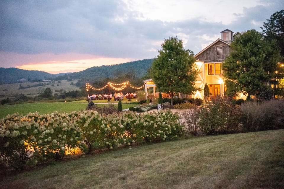 The Crossroads Inn Hotel in Shenandoah Valley