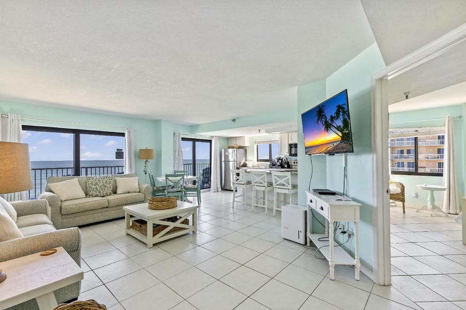 Tropical Suites at Sunglow Resort Hotel in Daytona Beach Shores