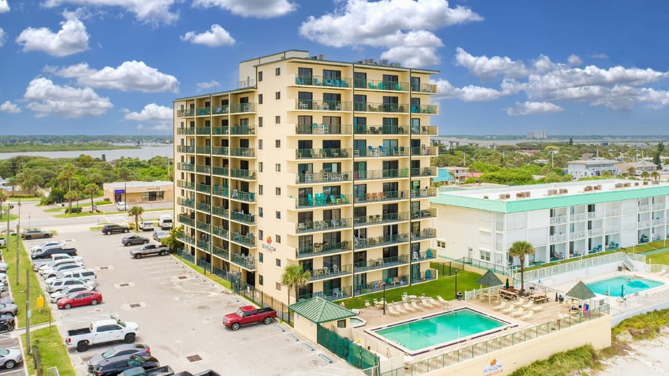 Tropical Suites at Sunglow Resort Hotel in Daytona Beach Shores