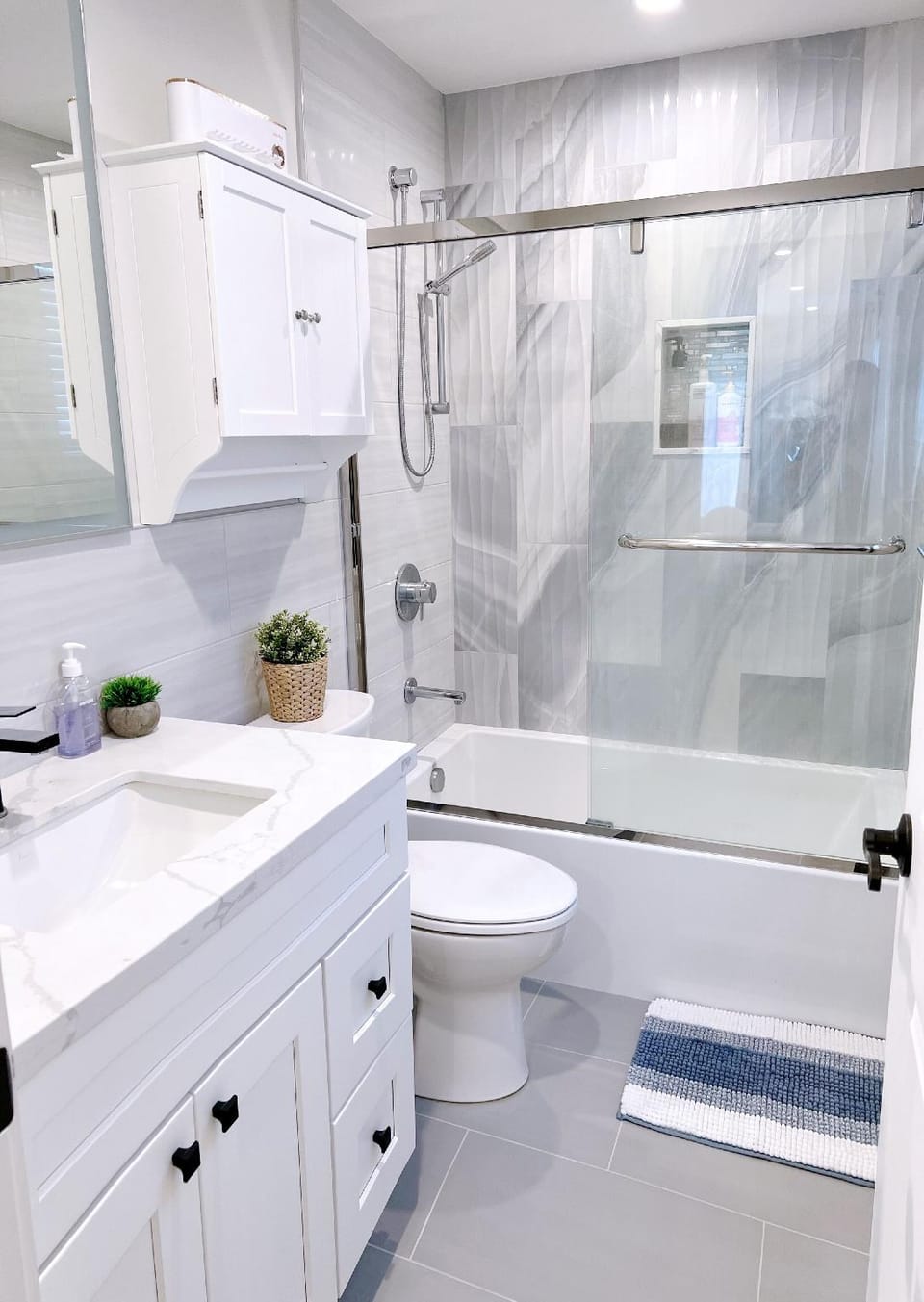 Lux Apartment on hill close to SF Hotel in Daly City